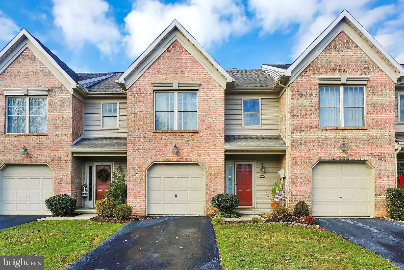 Mechanicsburg, PA 17055,450 STONEHEDGE LN