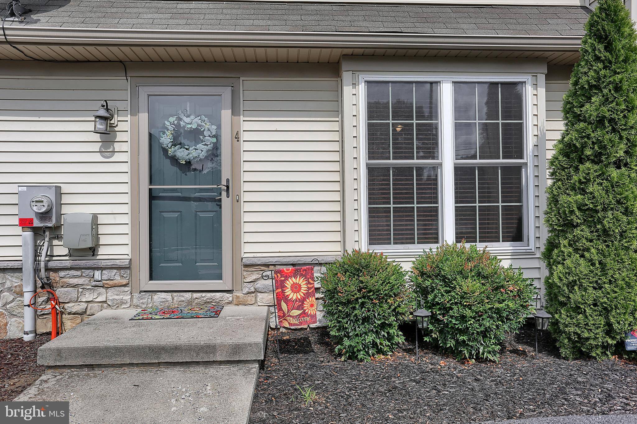 Enola, PA 17025,4 WOODMYRE LN