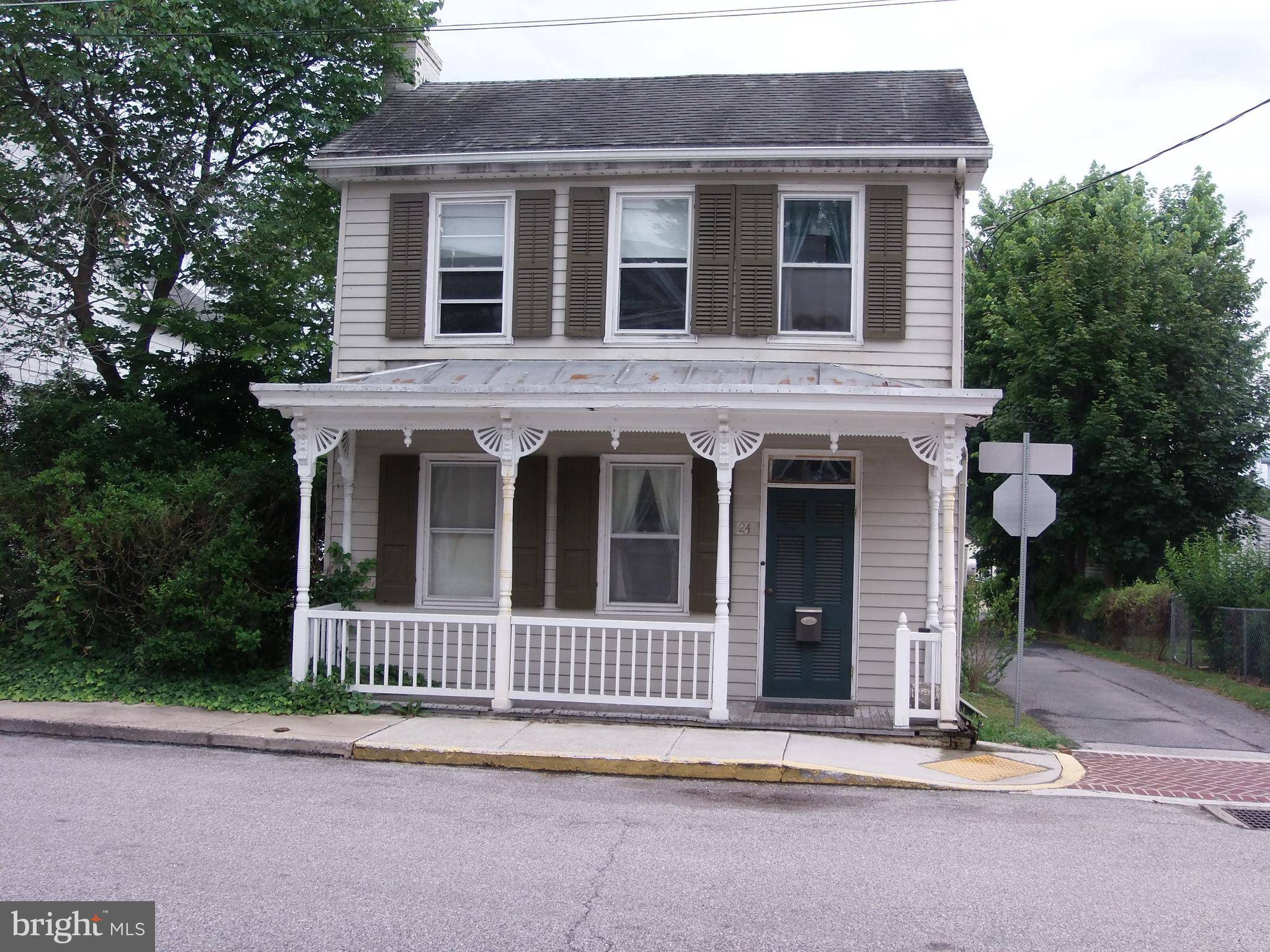 Newville, PA 17241,24 CHESTNUT ST