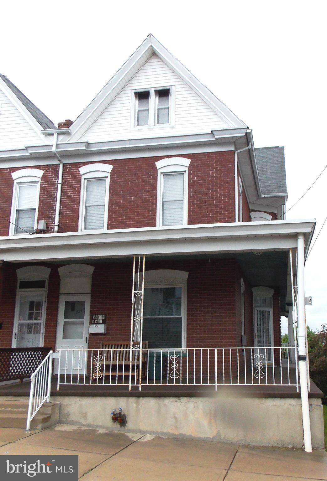 Lehighton, PA 18235,221 N 2ND ST