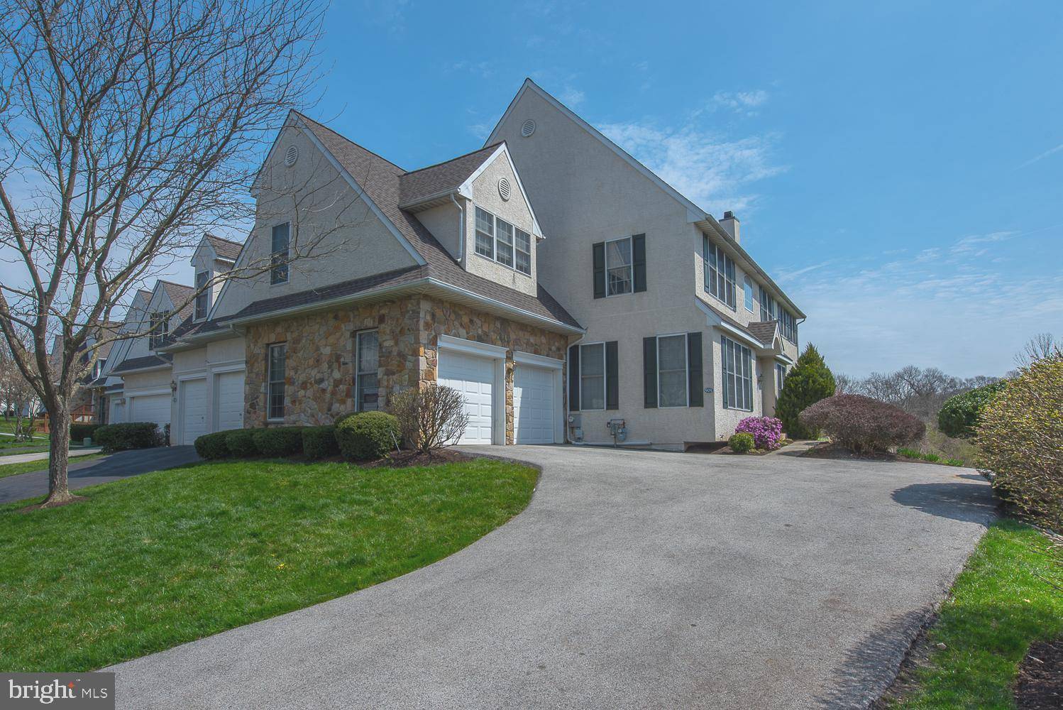 Newtown Square, PA 19073,905 WHISPERING BROOKE DR