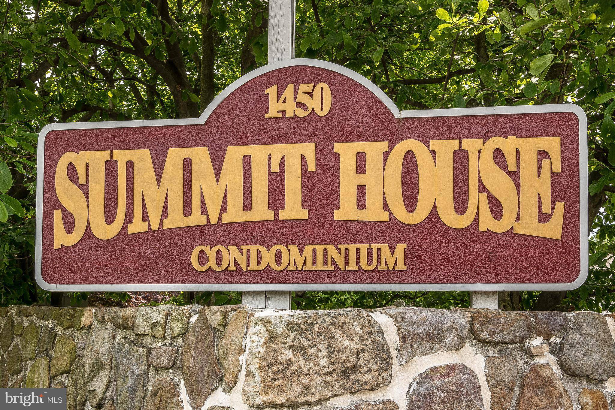 West Chester, PA 19382,239 SUMMIT HOUSE