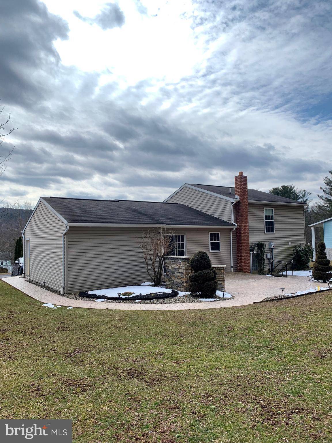 Williamstown, PA 17098,151 LENKER DR