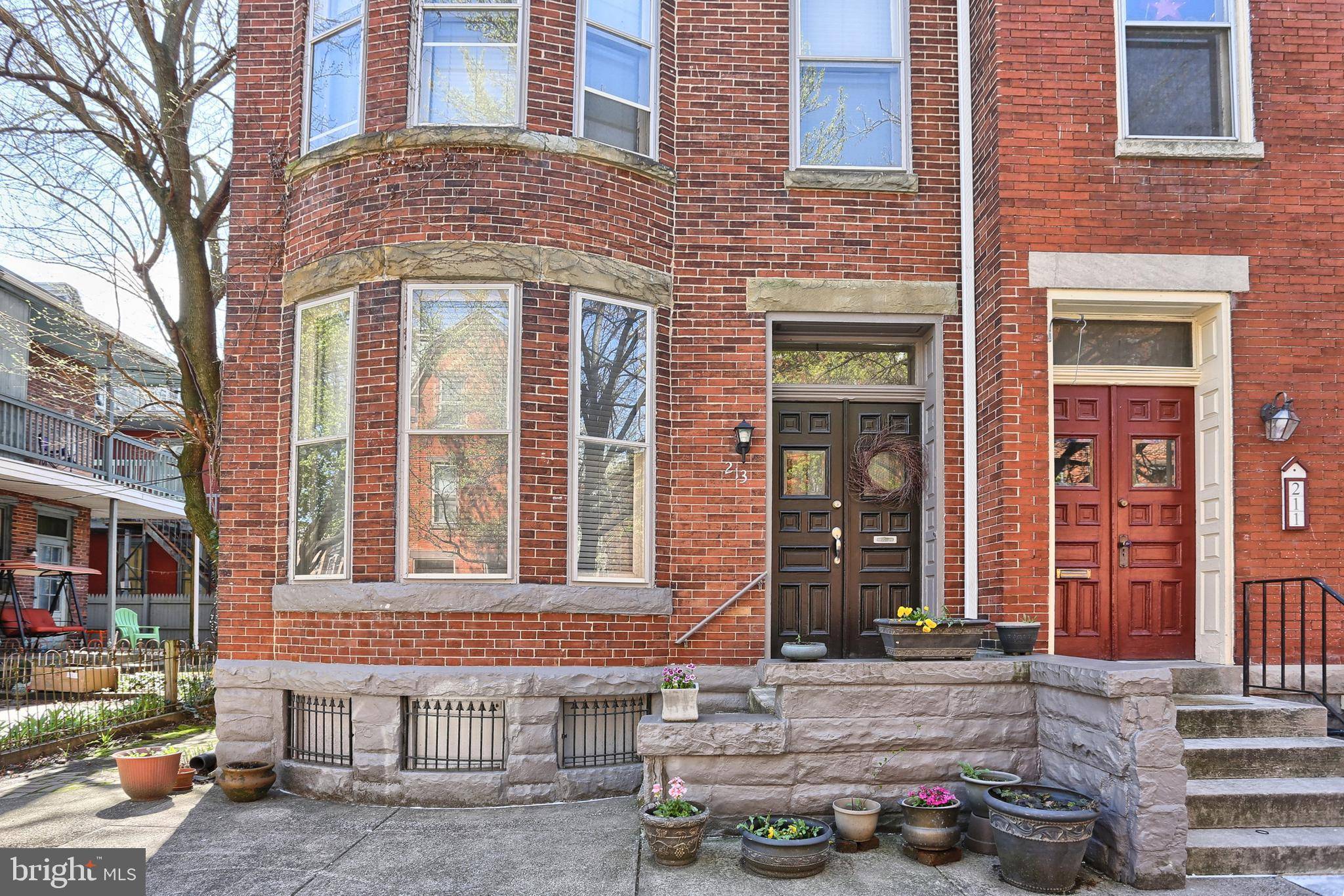 Harrisburg, PA 17102,213 HAMILTON ST