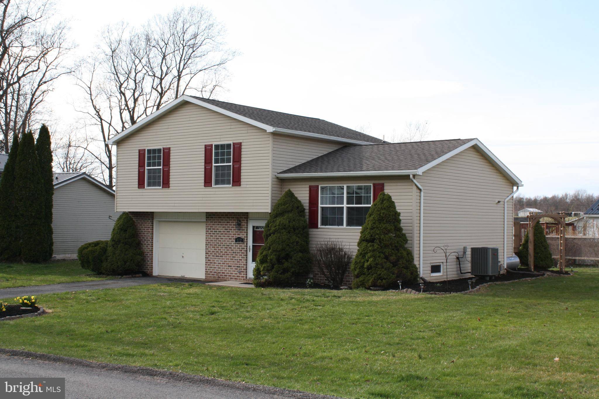 Elizabethville, PA 17023,122 STEVES LN