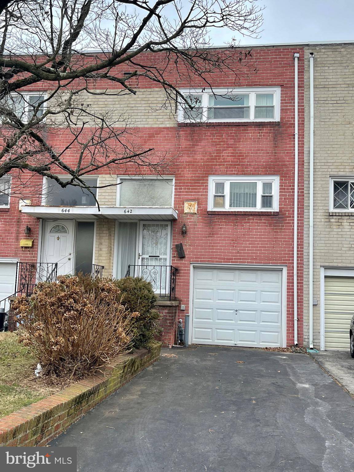 Folcroft, PA 19032,642 SUMMIT LN