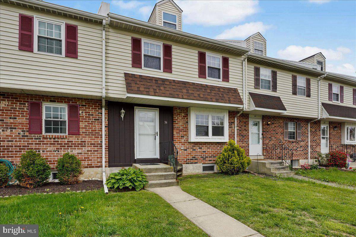 Aston, PA 19014,34 COLONIAL CIR