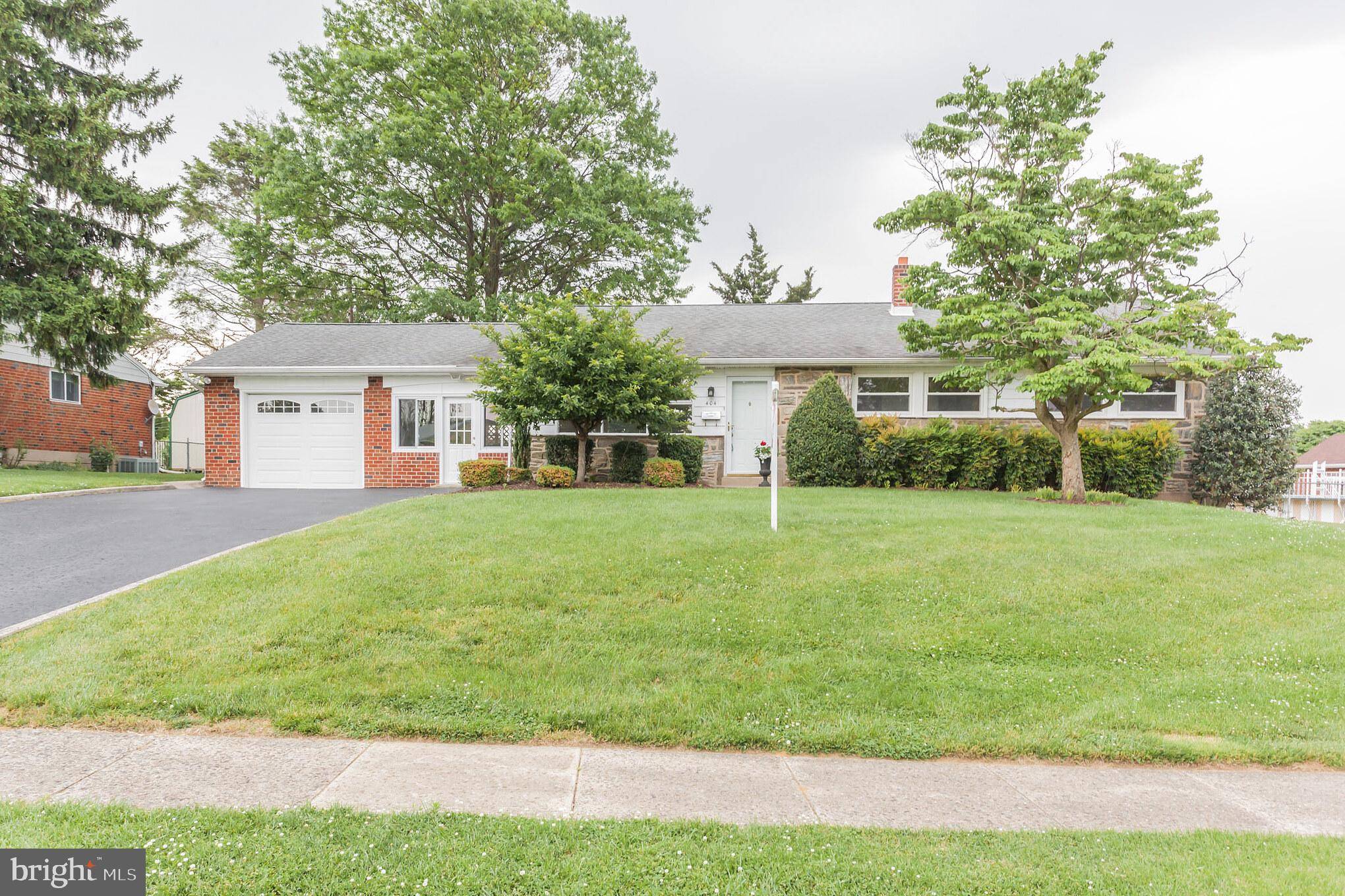 Aston, PA 19014,404 SHUBROOK LN