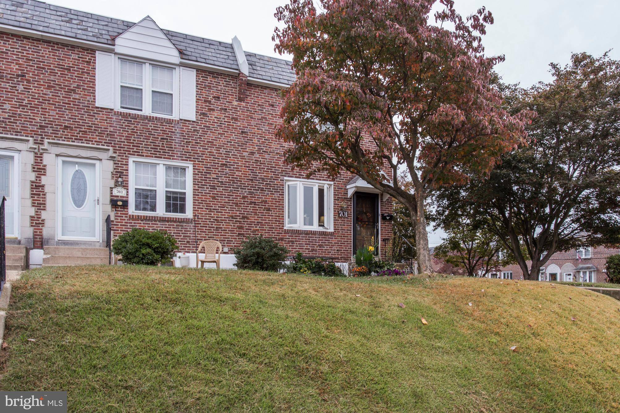 Glenolden, PA 19036,701 SURREY LN