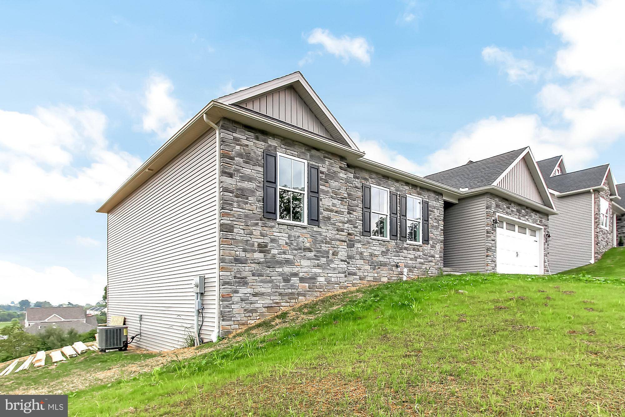 Waynesboro, PA 17268,10224 HUNTERS RIDGE