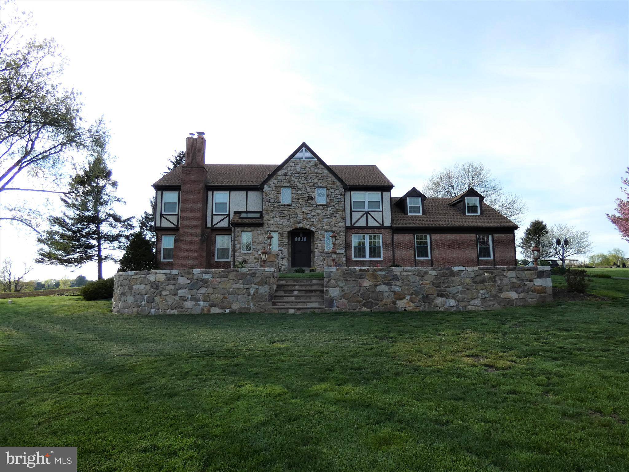 Ronks, PA 17572,2465 BLUEGRASS LN