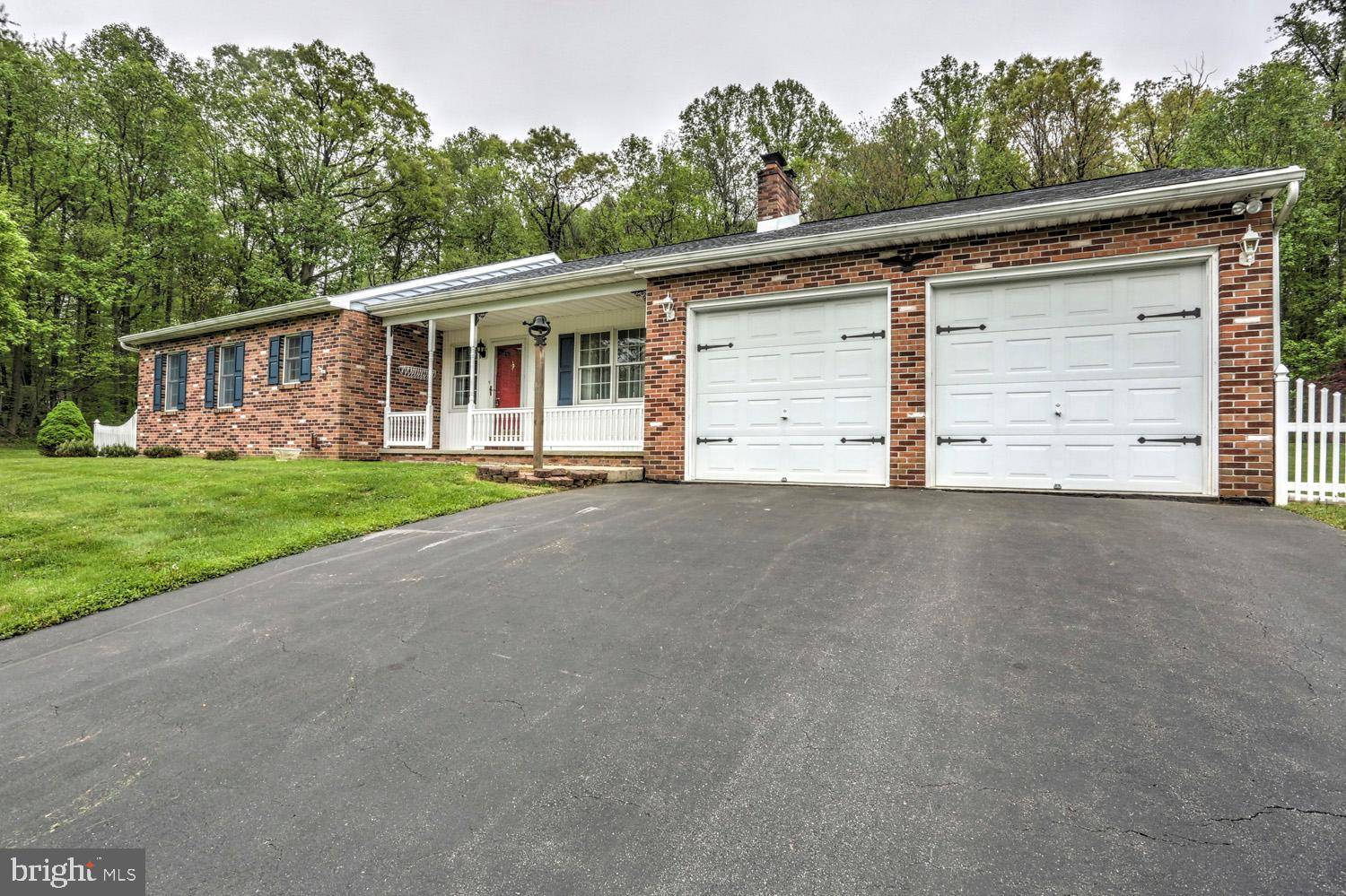 Pequea, PA 17565,106 OAK GLEN DR