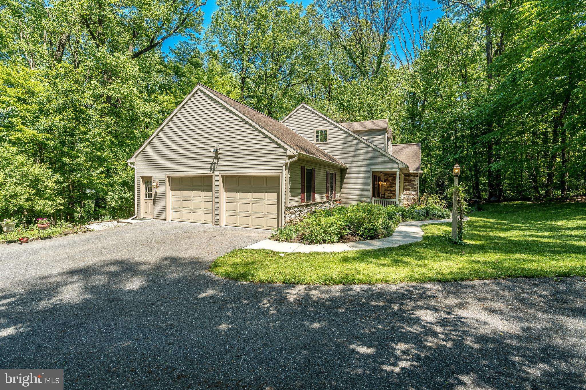 Ronks, PA 17572,10 SHADY HILL DR