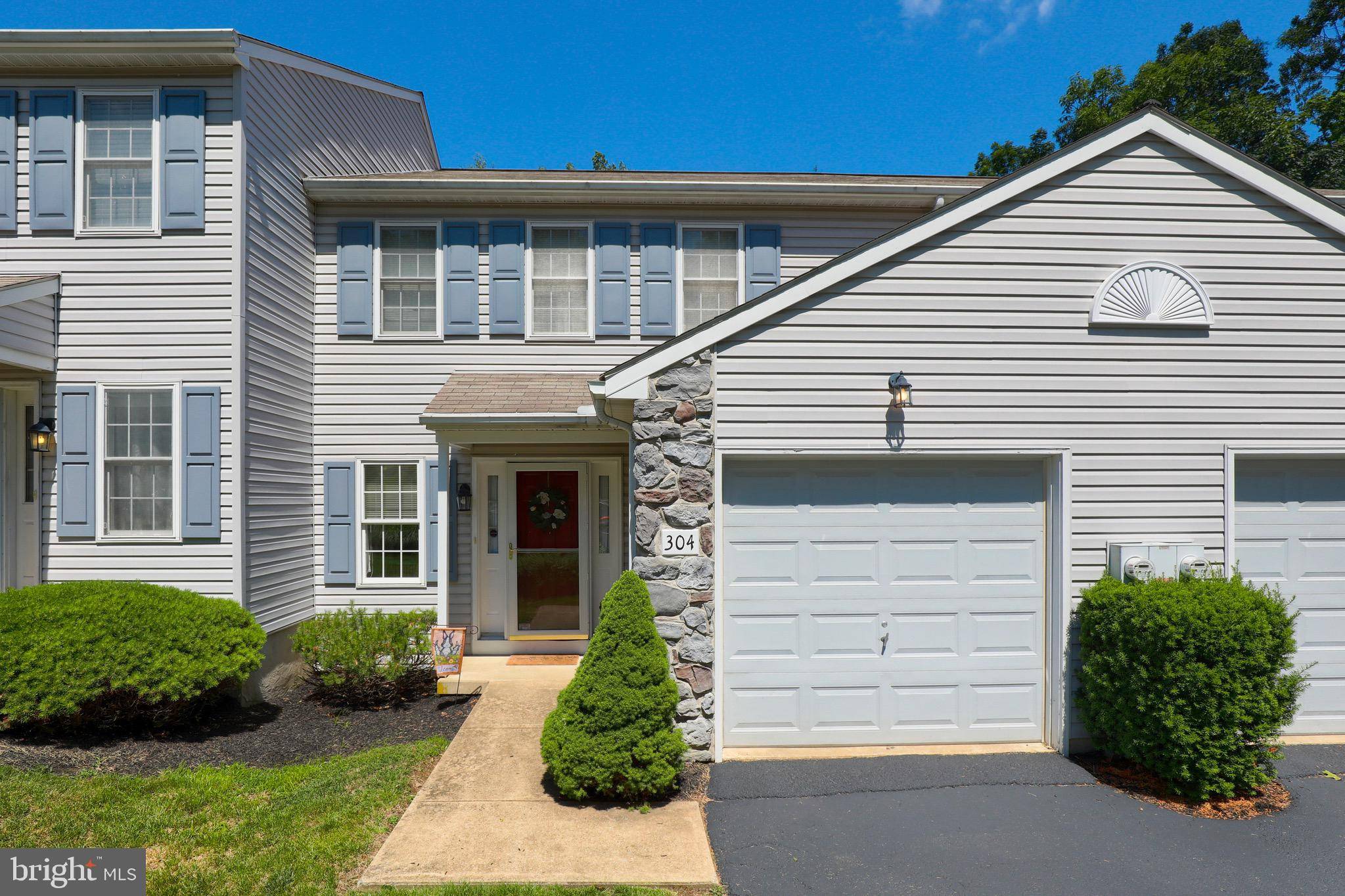 Lancaster, PA 17601,304 TREETOPS CT