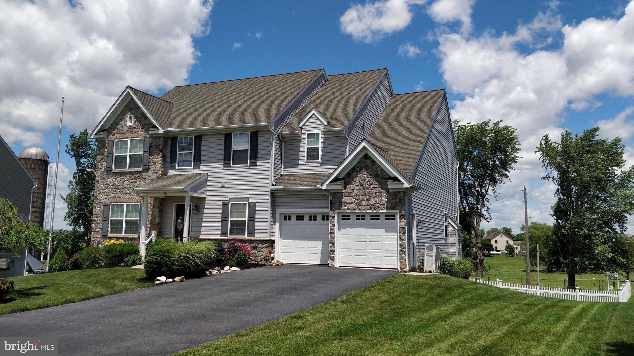 Leola, PA 17540,326 WILLOW DELL LN