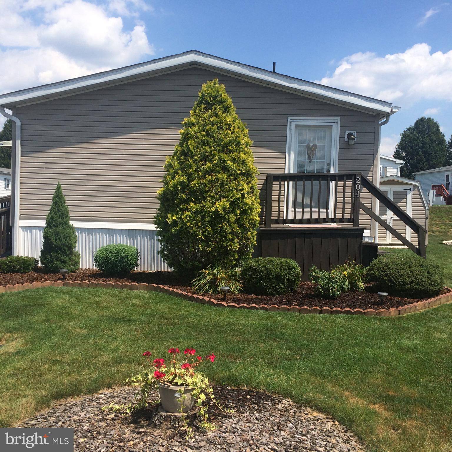 Lancaster, PA 17603,204 BENT PINE CT N