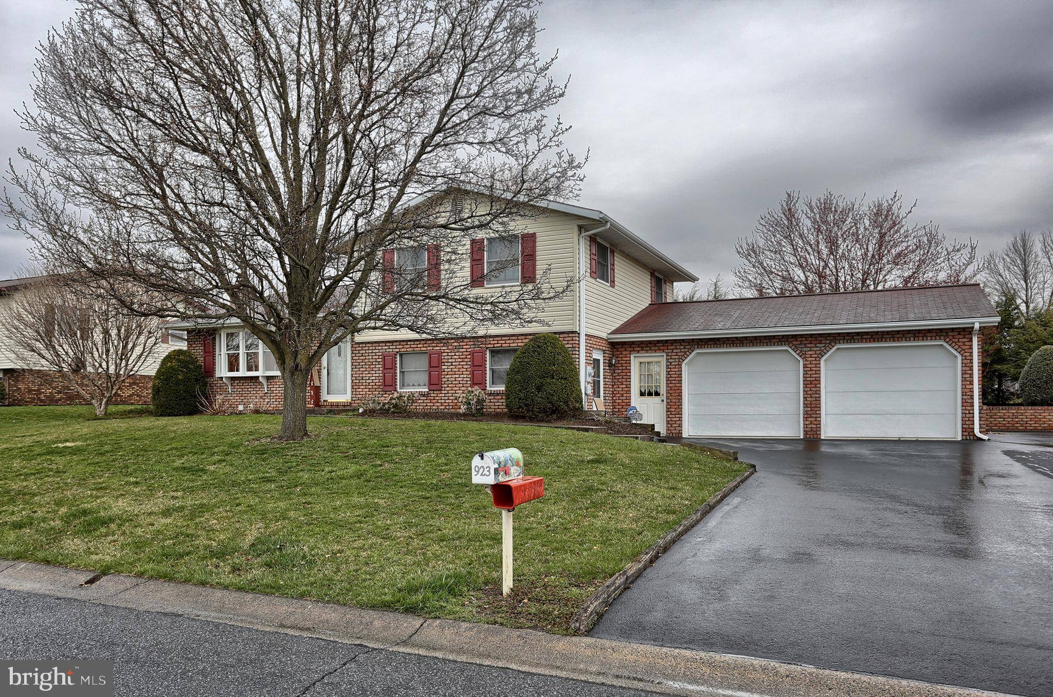 Lebanon, PA 17046,923 OAK LN