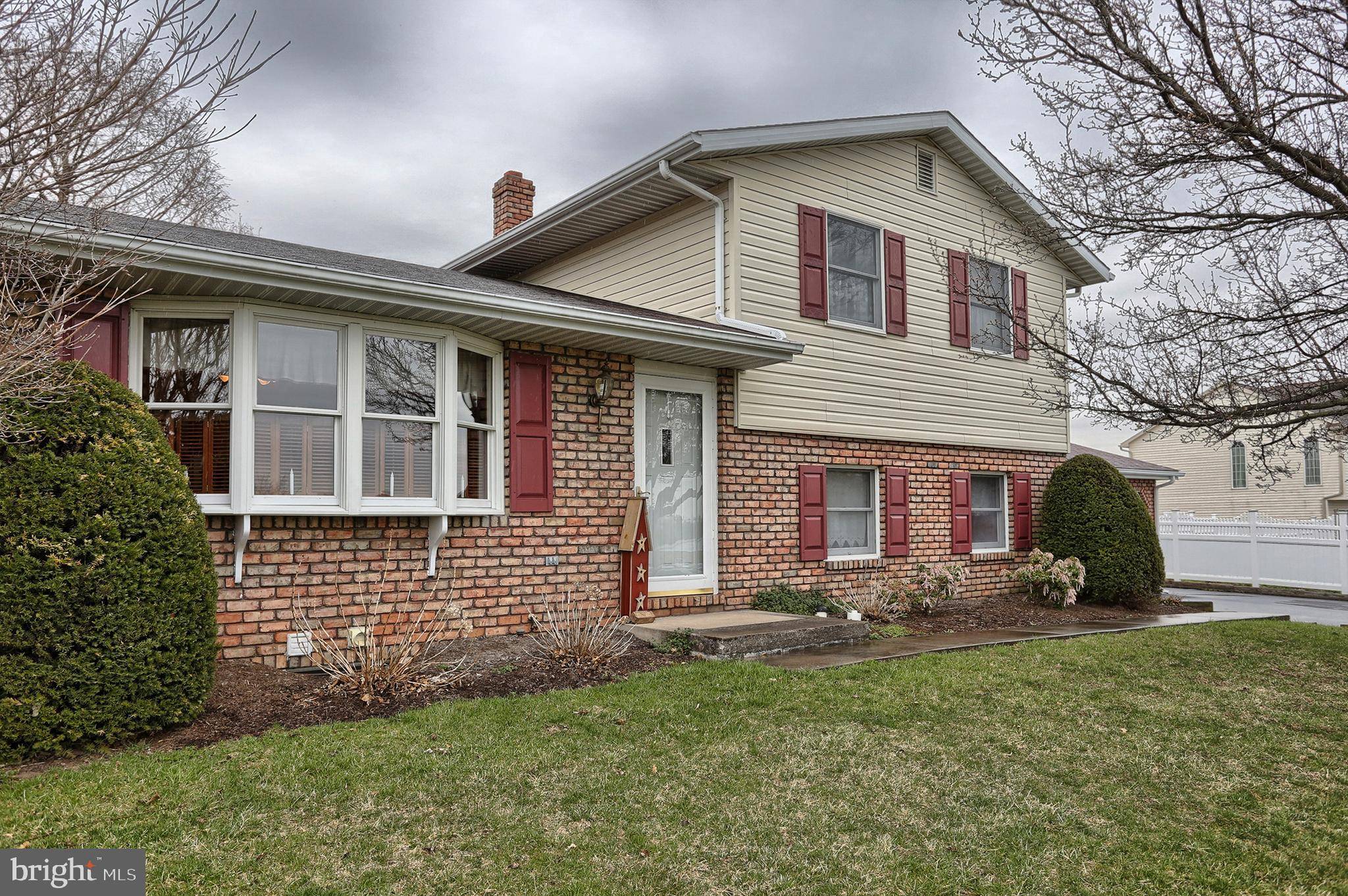 Lebanon, PA 17046,923 OAK LN