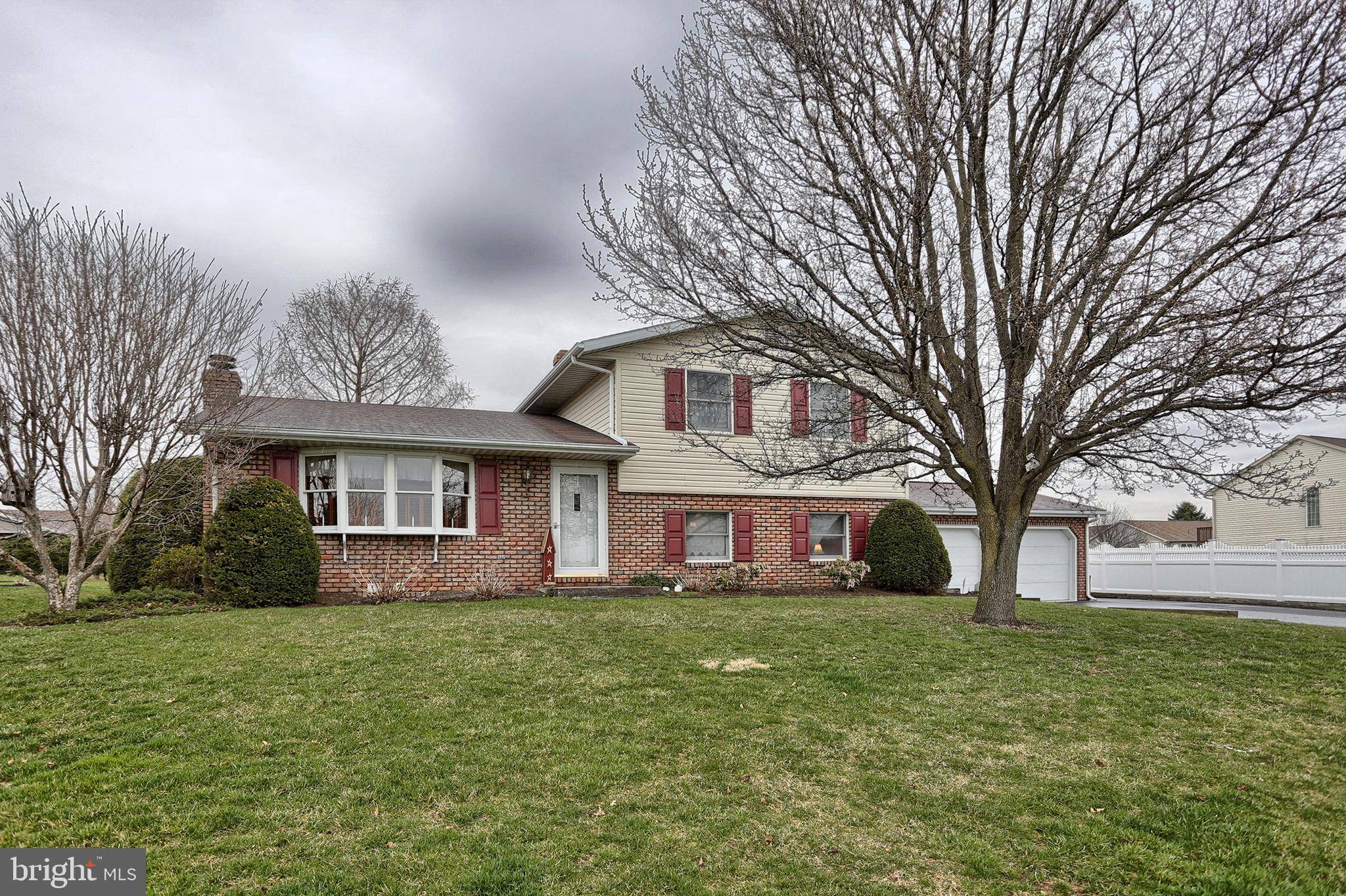 Lebanon, PA 17046,923 OAK LN