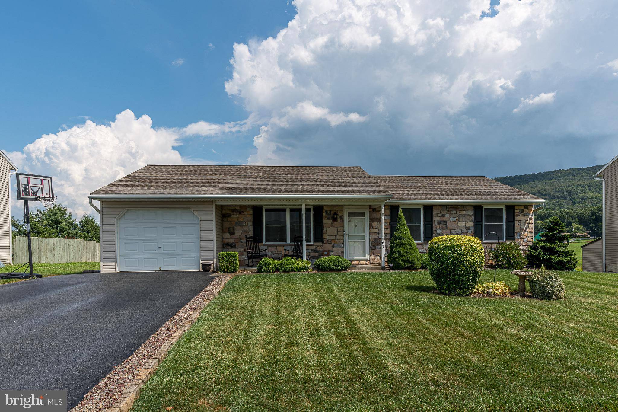 Newmanstown, PA 17073,67 EDGEMONT LN