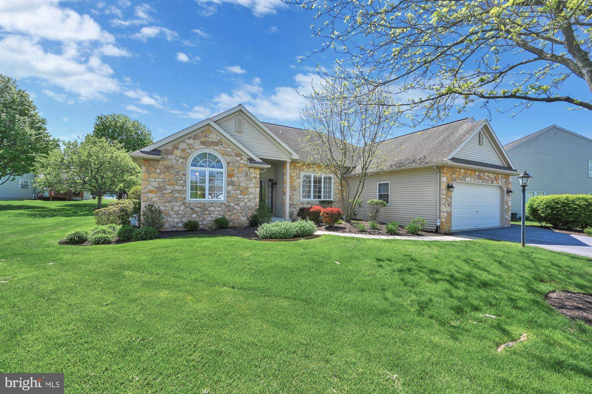 Lebanon, PA 17042,26 OAK KNOLL CIR