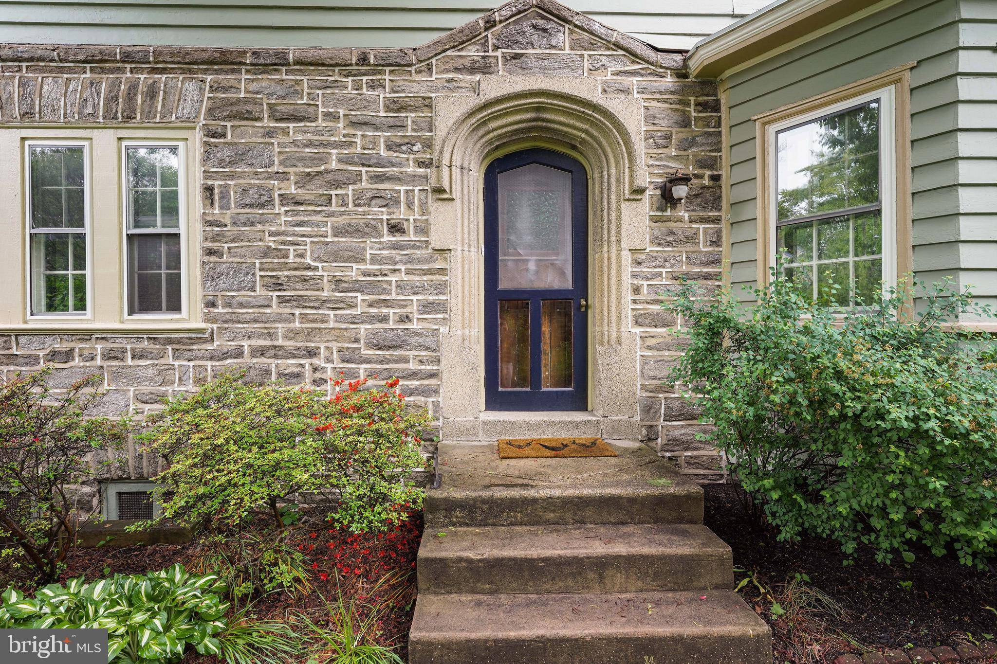 Bala Cynwyd, PA 19004,323 PEMBROKE RD