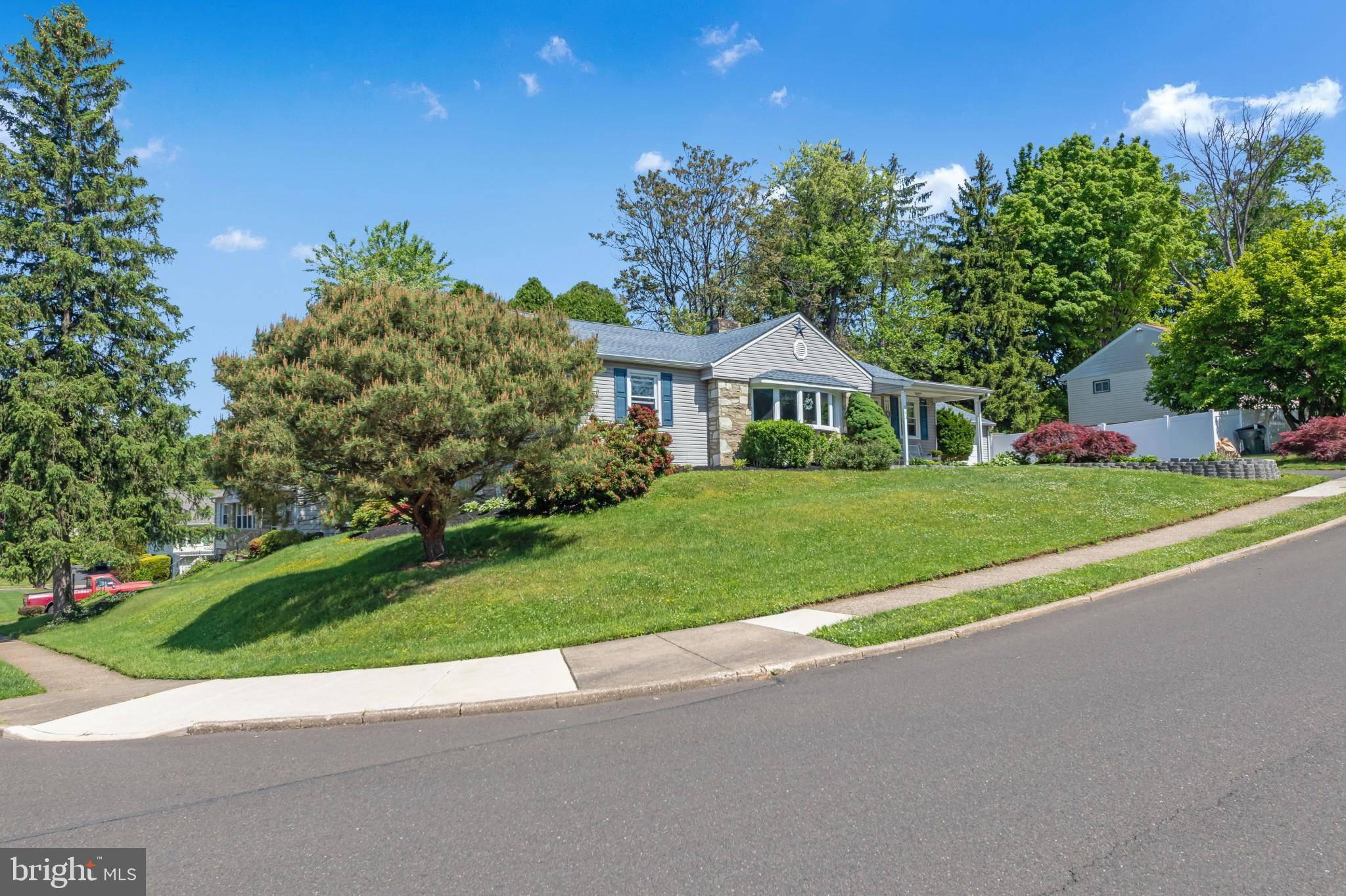 Huntingdon Valley, PA 19006,966 CLAIRE AVE