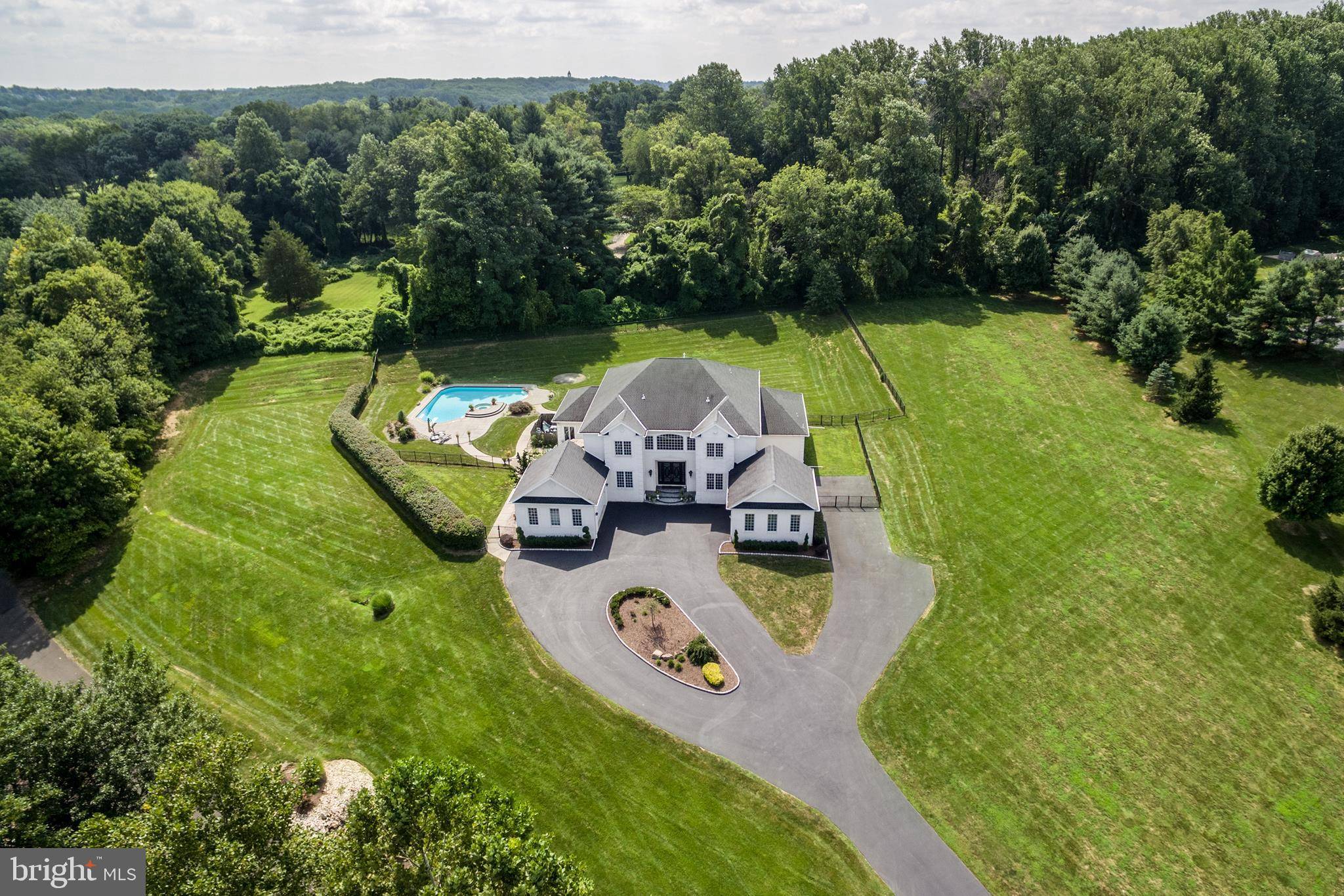 Huntingdon Valley, PA 19006,2040 BUTTONWOOD LN