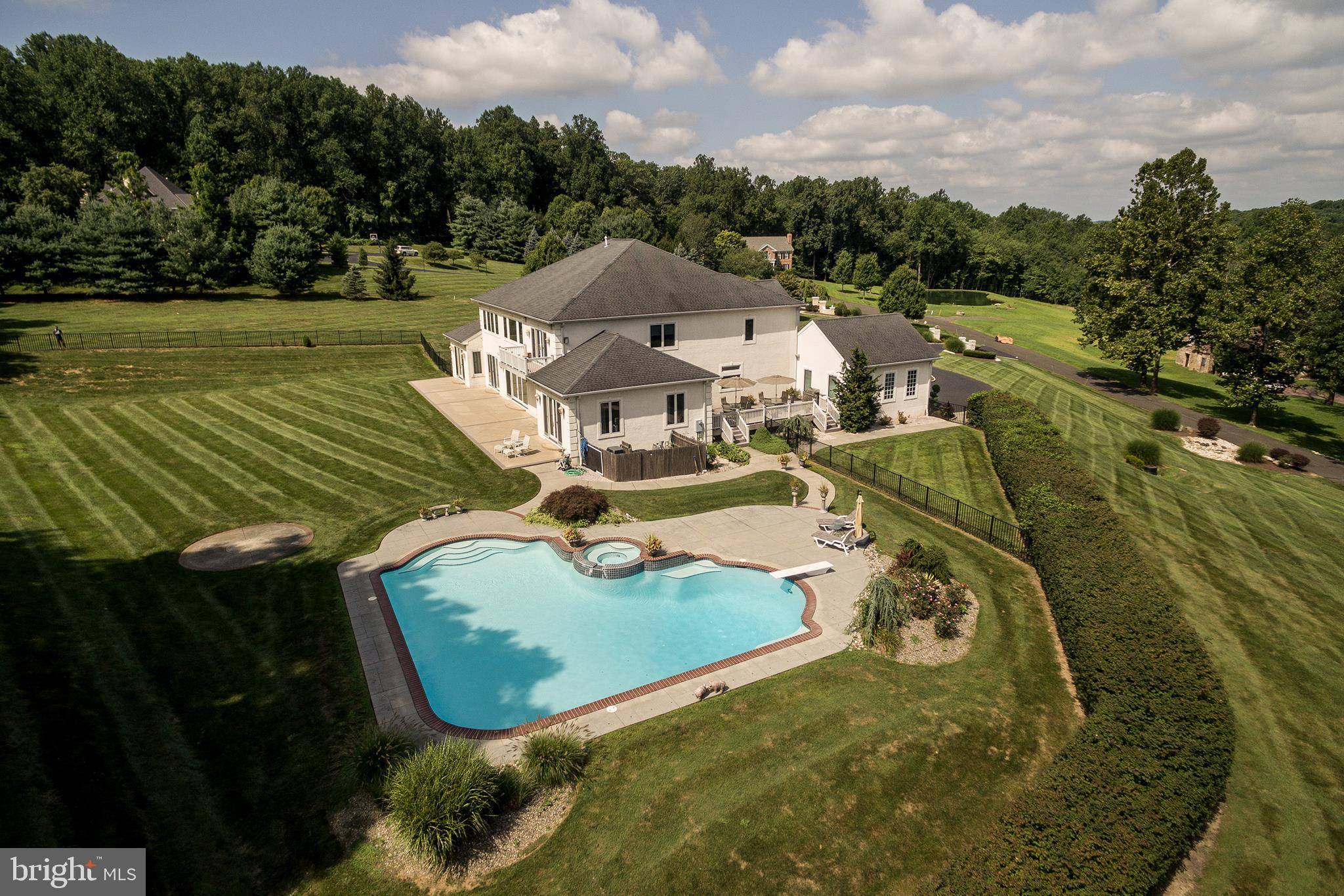 Huntingdon Valley, PA 19006,2040 BUTTONWOOD LN