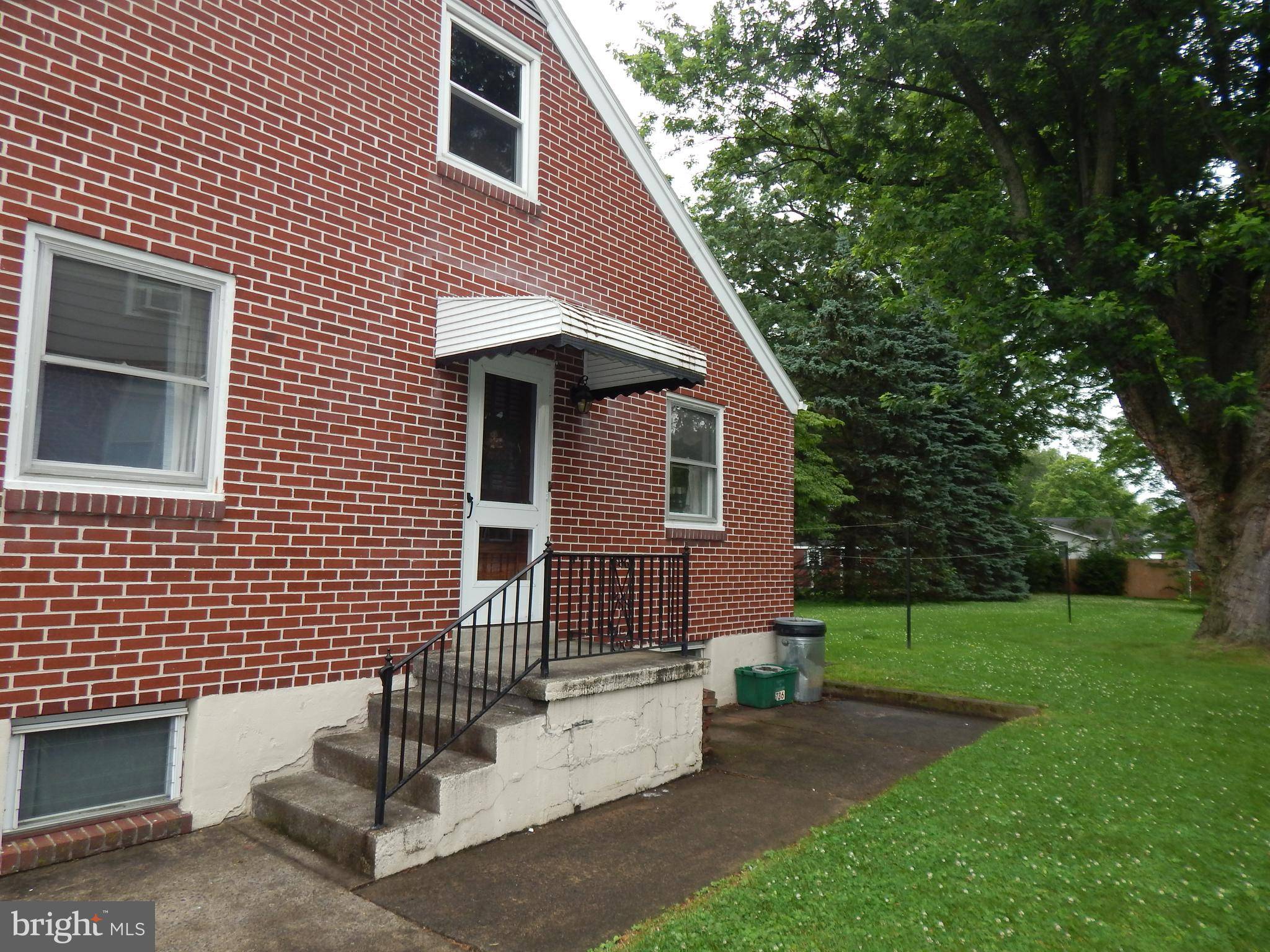 Royersford, PA 19468,736 CHURCH ST