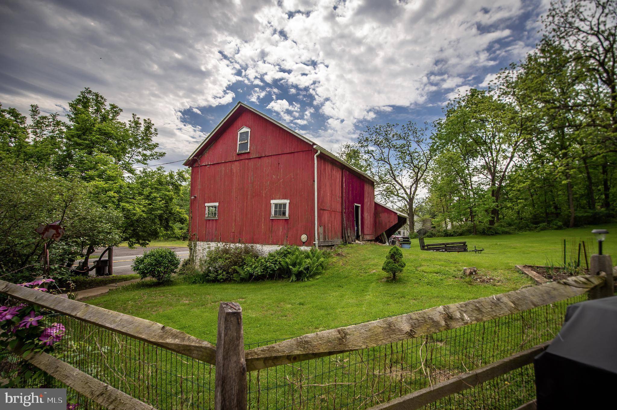 Perkiomenville, PA 18074,1657 GRAVEL PIKE