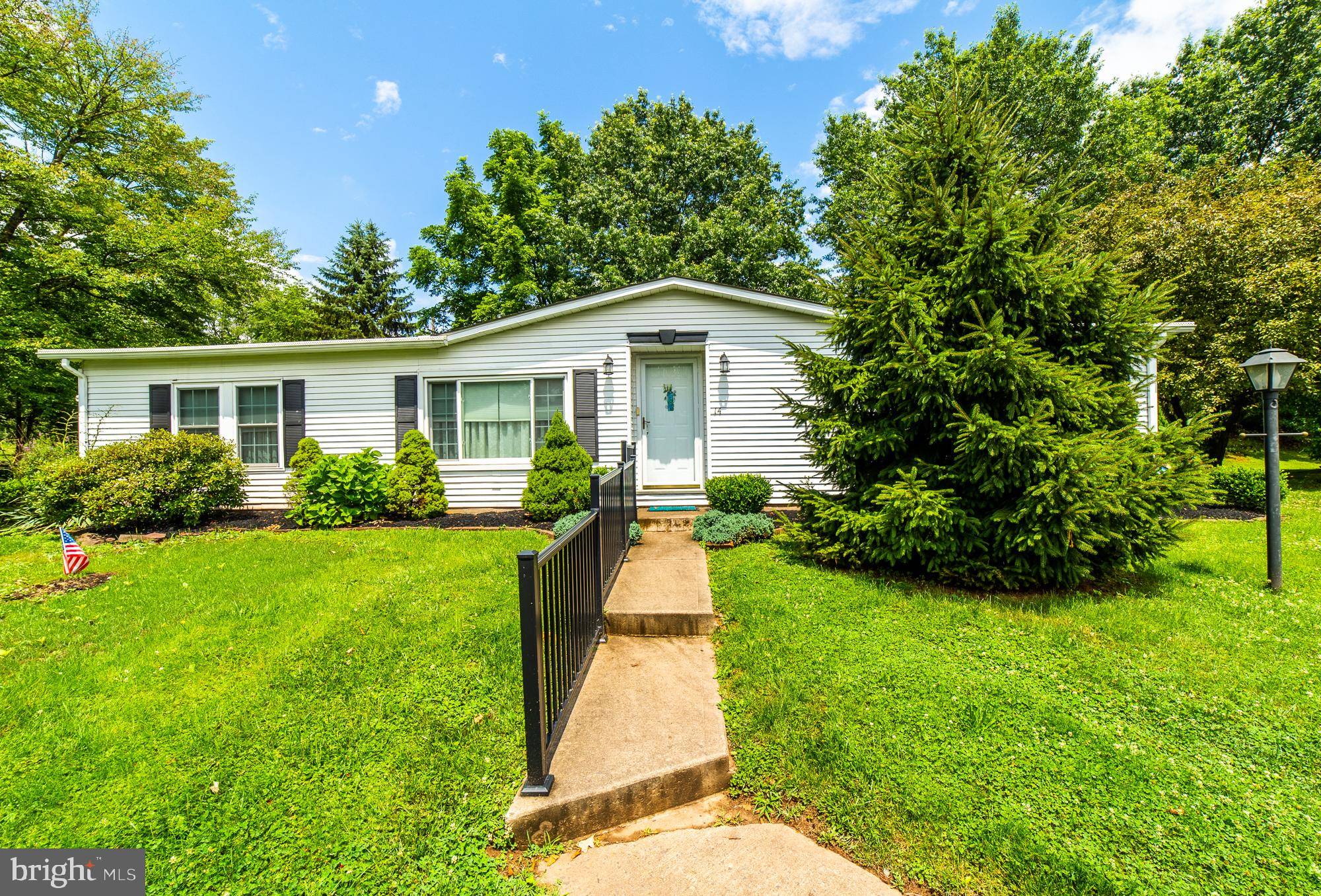 Harleysville, PA 19438,14 CHESTNUT CT W