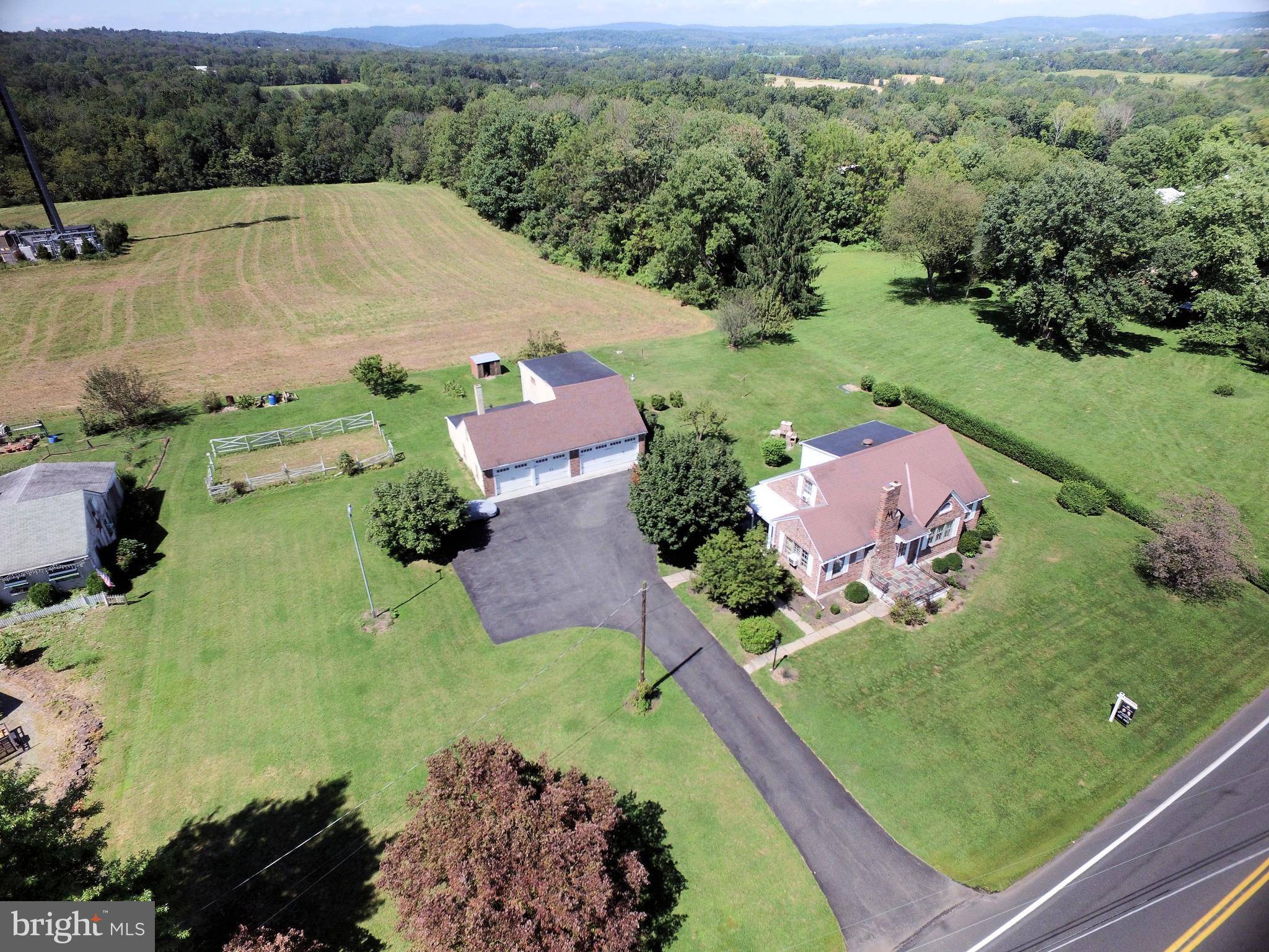 Pennsburg, PA 18073,3745 LAYFIELD RD