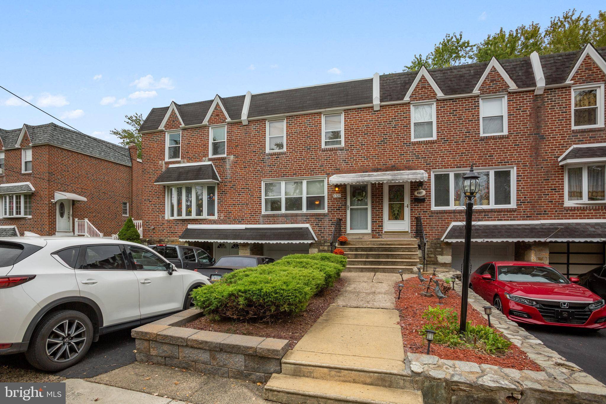 Philadelphia, PA 19154,4325 DEERPATH LN