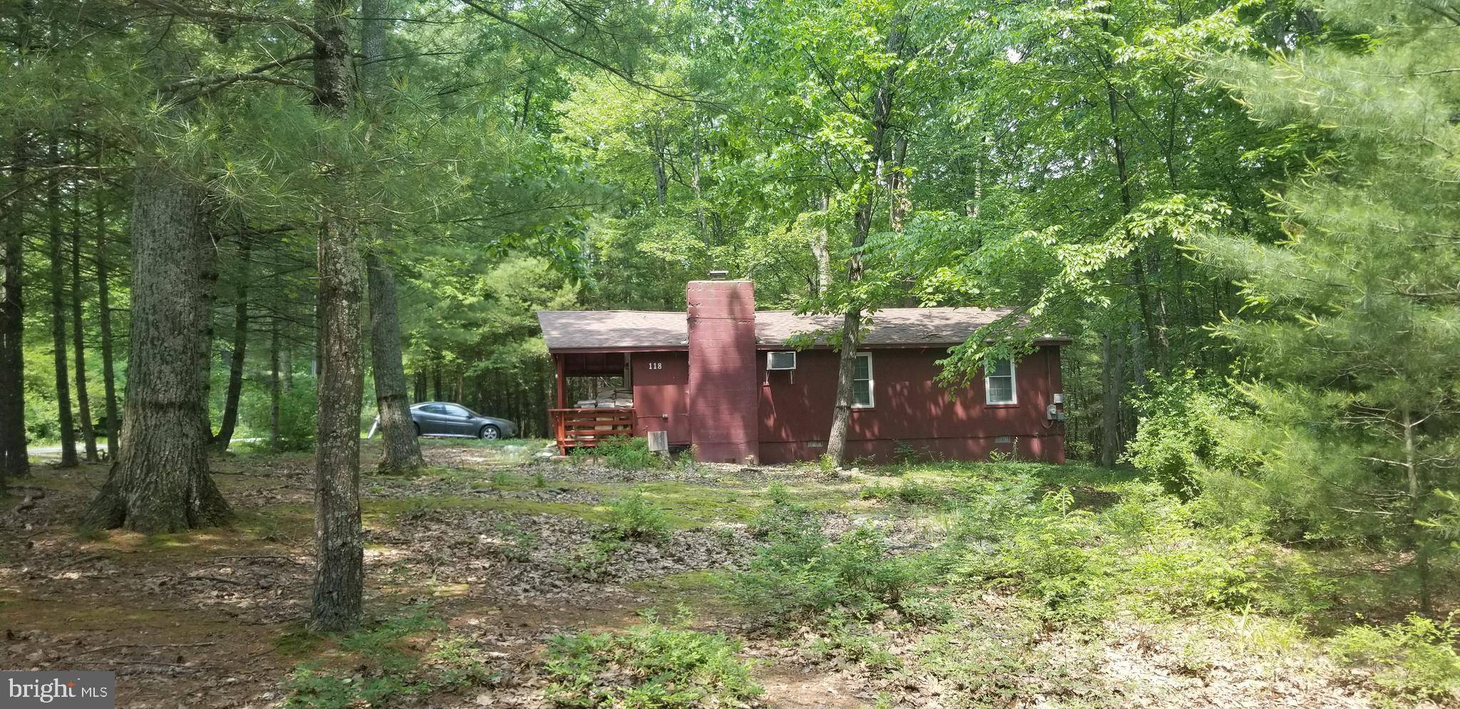 Dingmans Ferry, PA 18328,118 IVY TRAIL