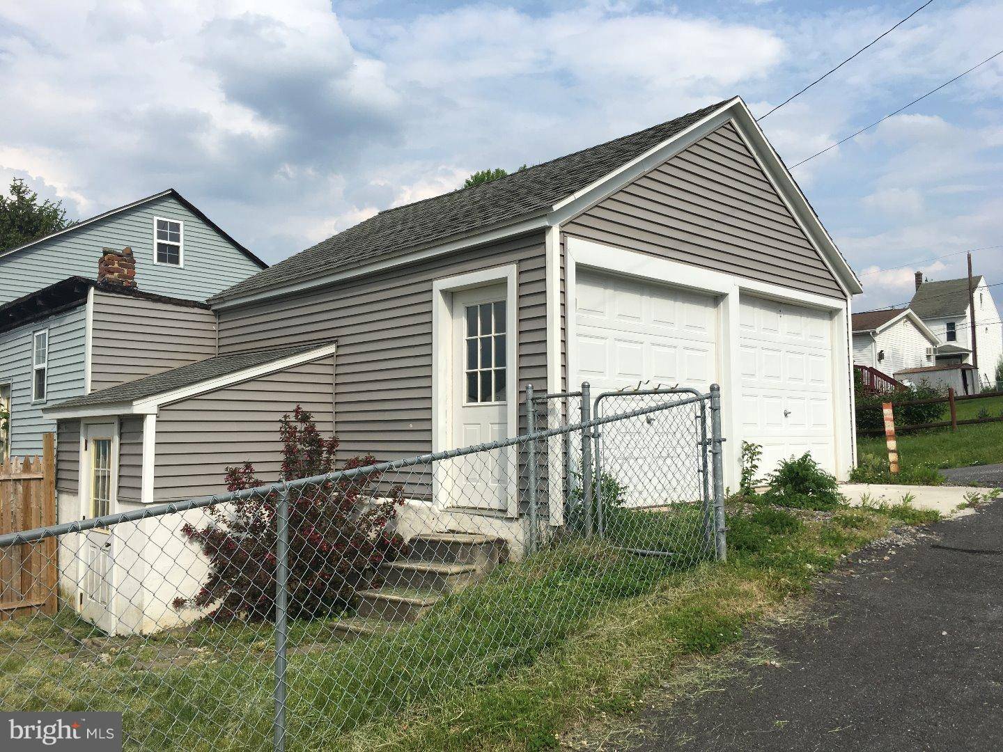 Minersville, PA 17954,623 PINE HILL ST