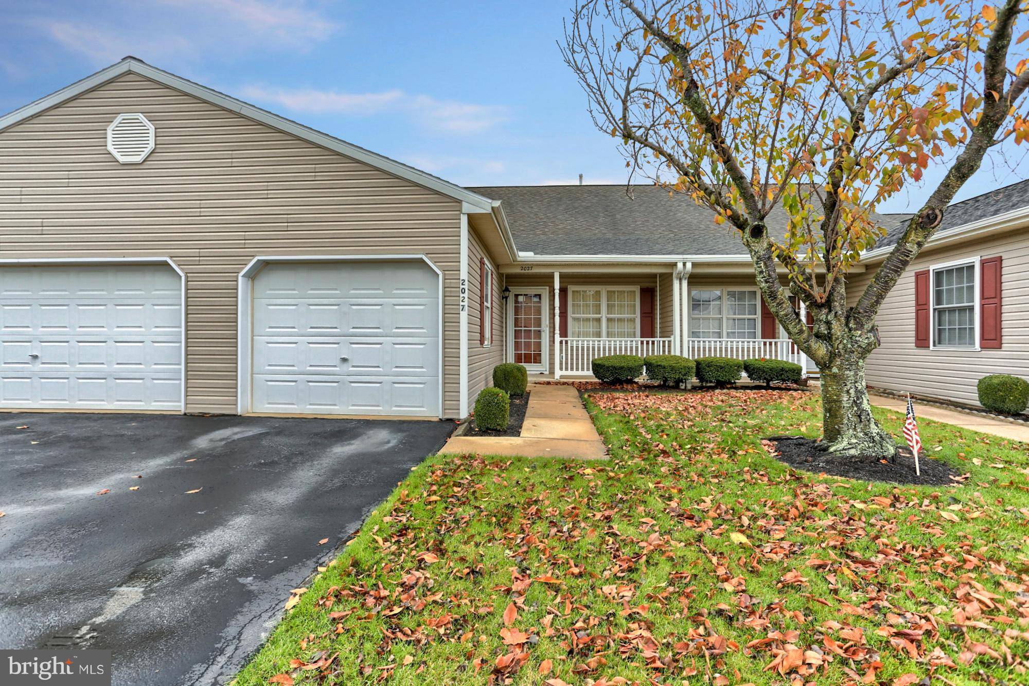 York, PA 17404,2027 VILLAGE CIR E