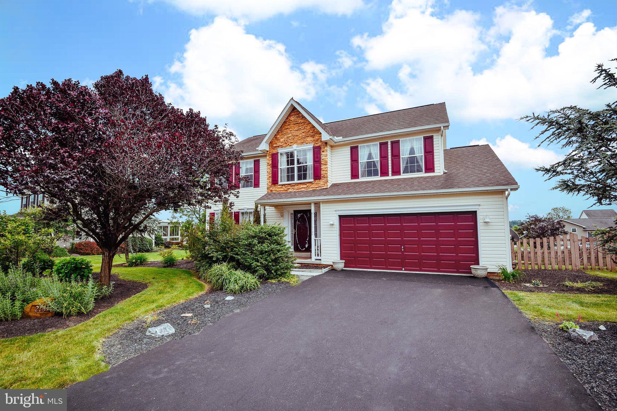 Stewartstown, PA 17363,215 RUNNINGBOARD RD