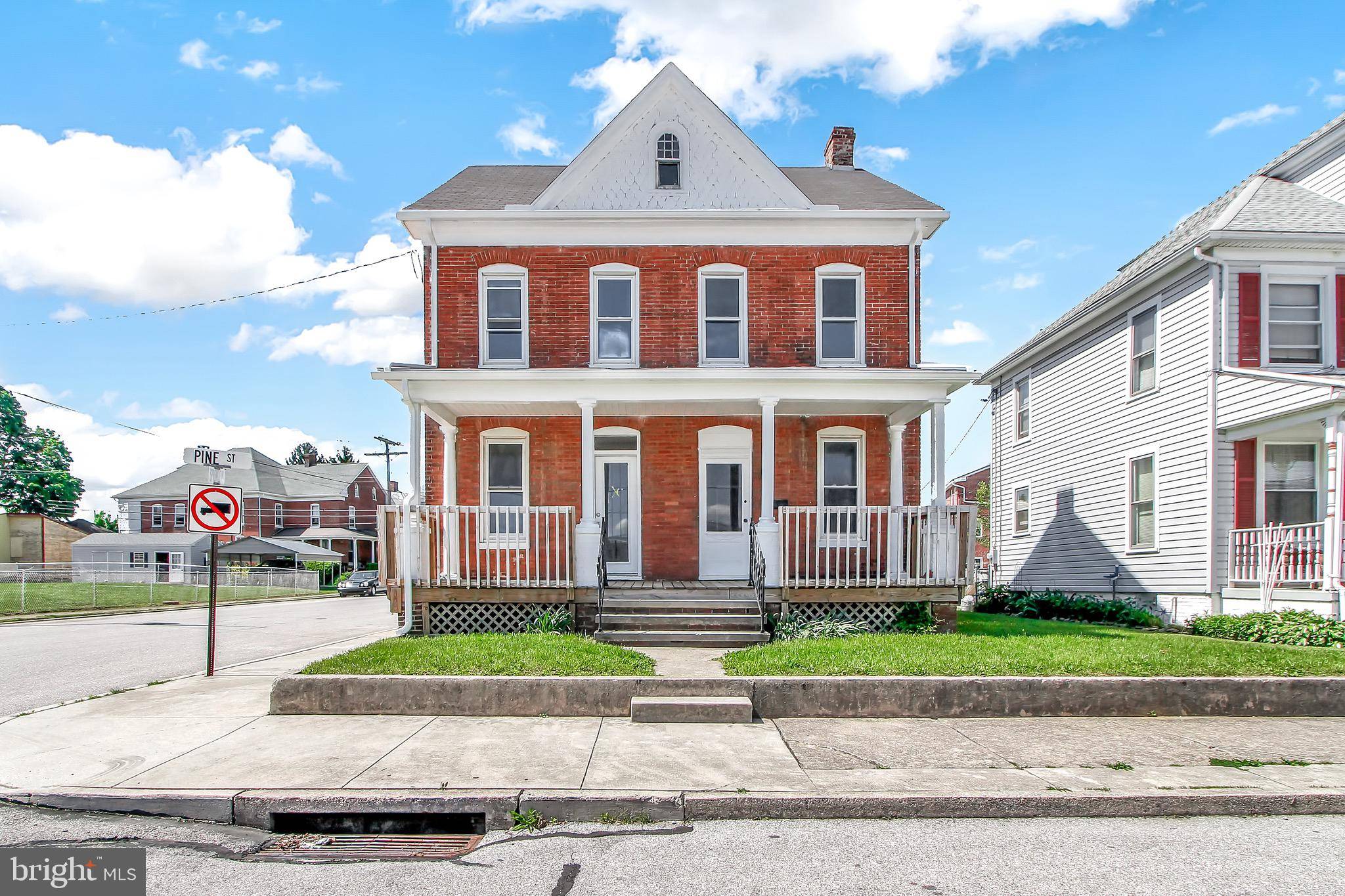 Hanover, PA 17331,33 PINE ST