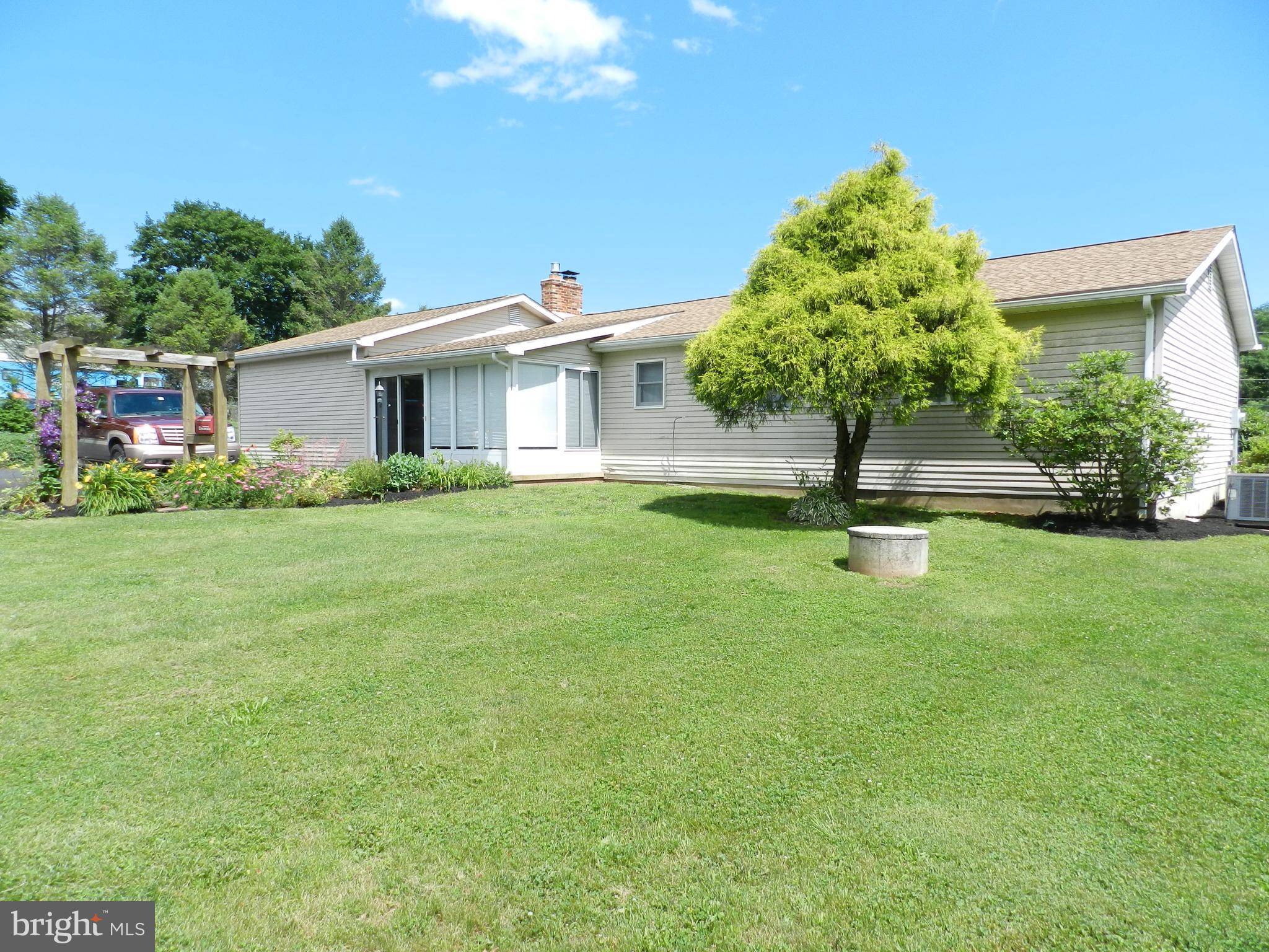 Lewisberry, PA 17339,887 SCHOOL HOUSE LN