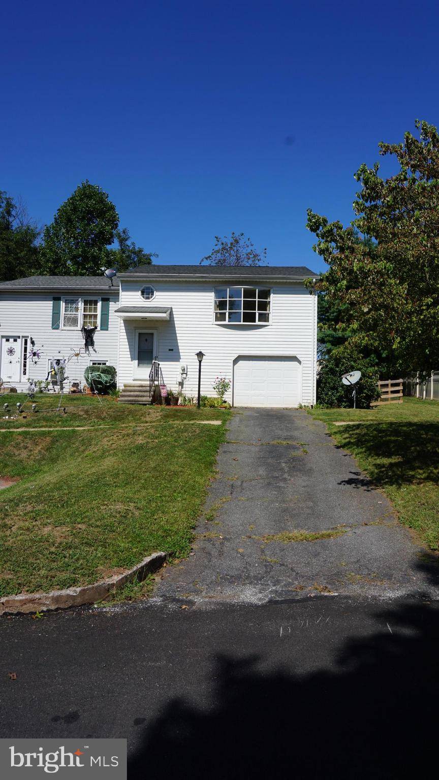 Etters, PA 17319,245 JUNIPER DR