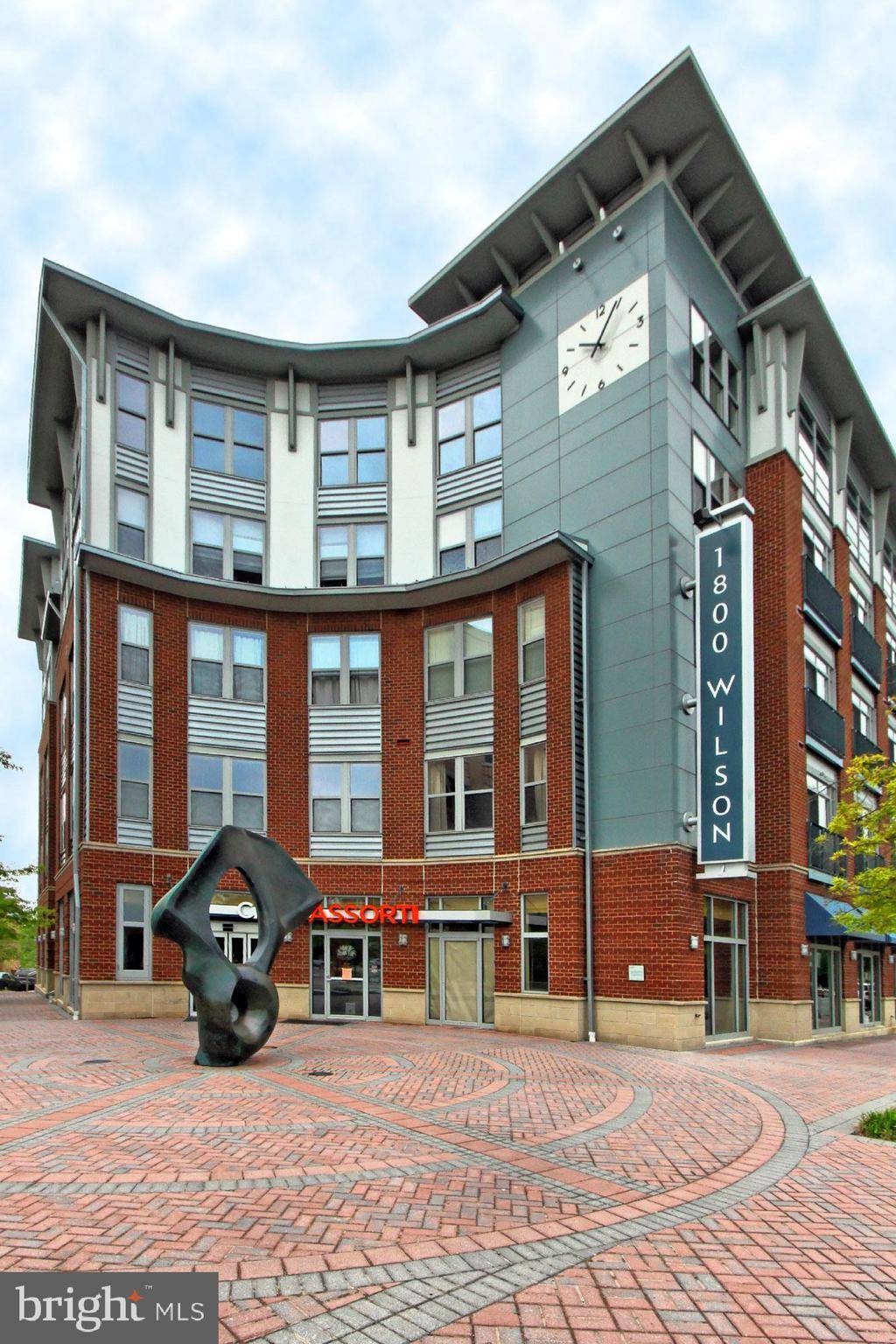 Arlington, VA 22201,1800 WILSON BLVD #348