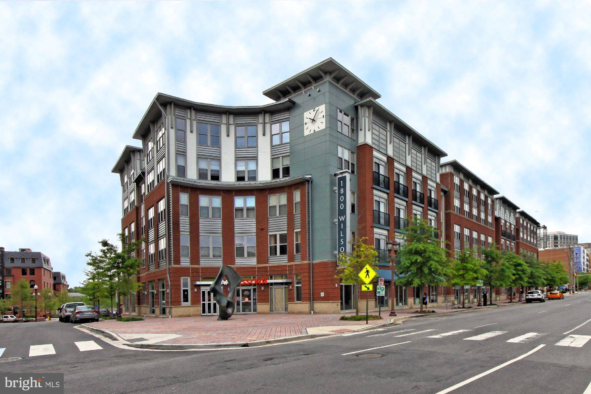 Arlington, VA 22201,1800 WILSON BLVD #348