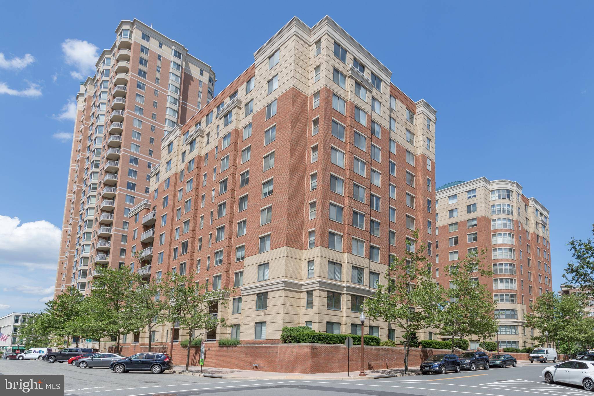 Arlington, VA 22203,3835 9TH ST N #807W