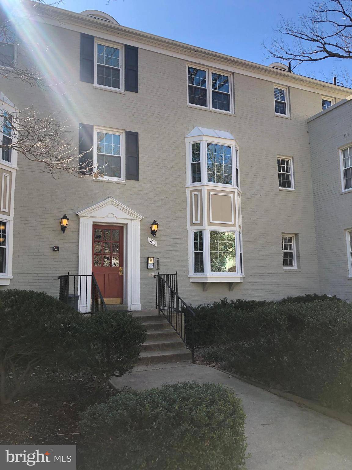 Arlington, VA 22204,708 S ARLINGTON MILL DR #204