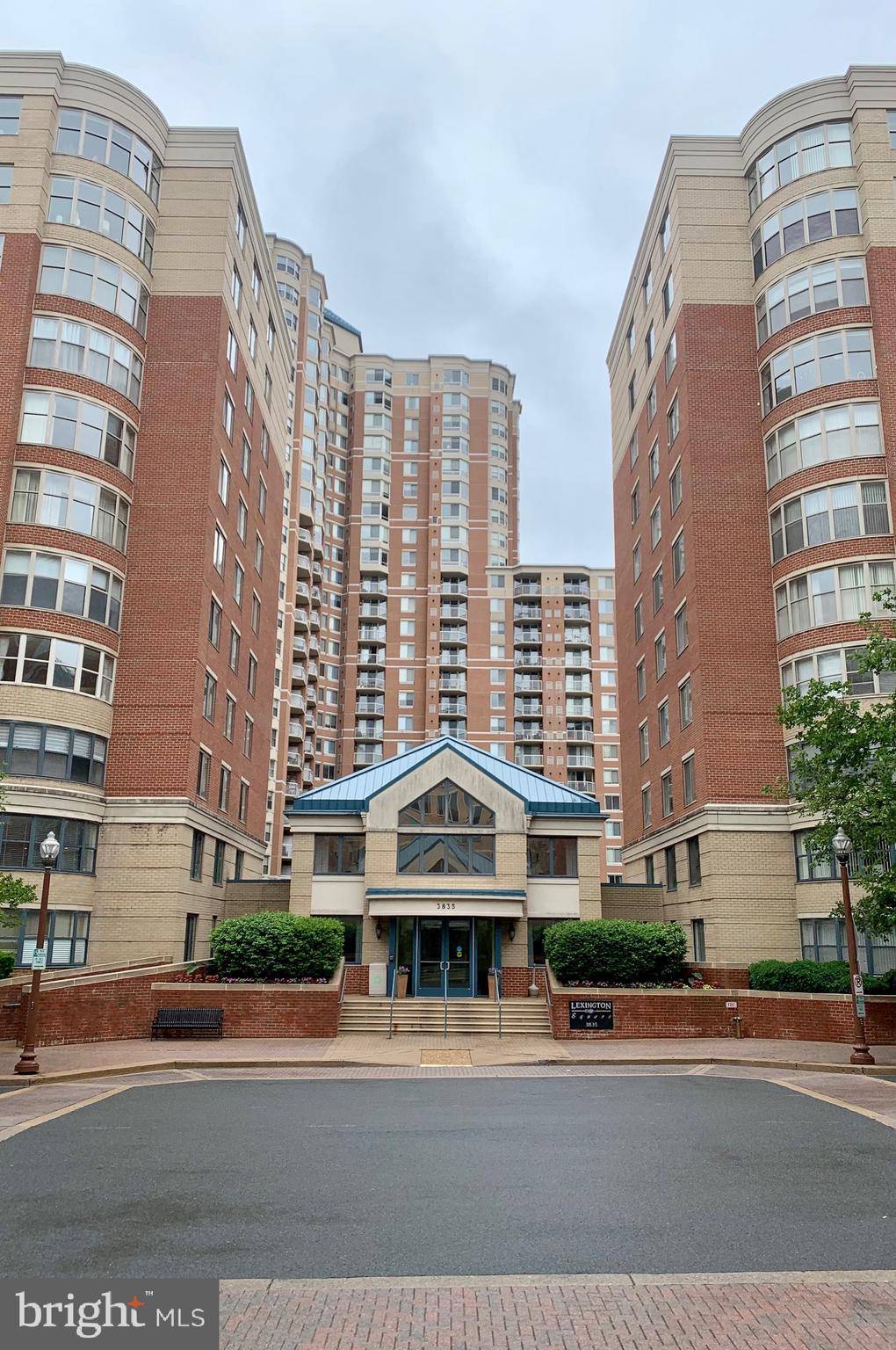 Arlington, VA 22203,3835 9TH ST N #209E