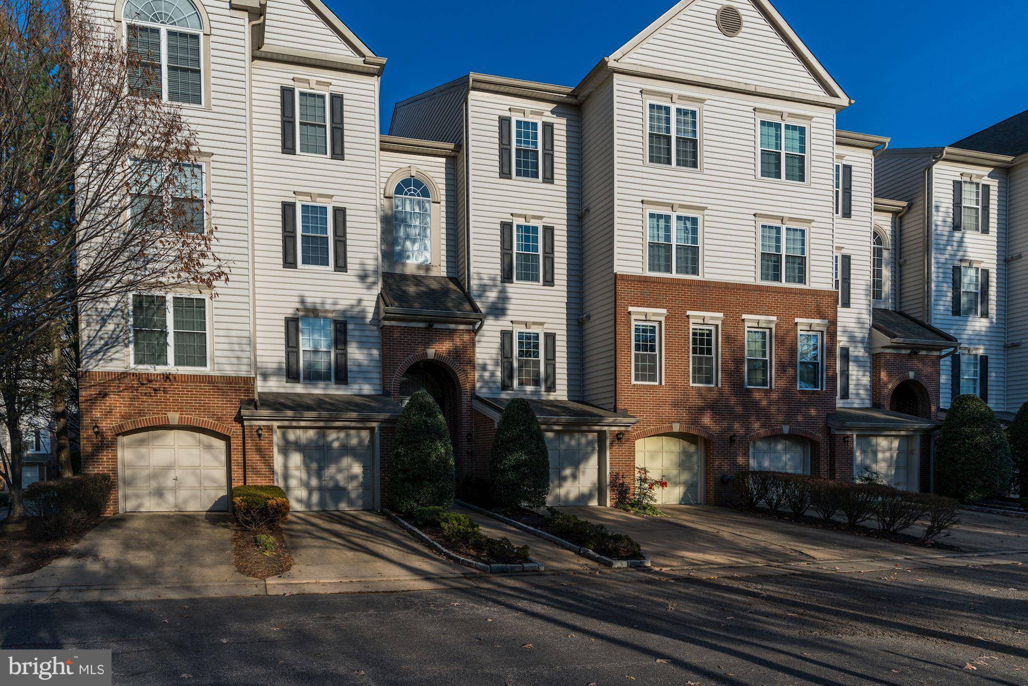 Alexandria, VA 22311,4679 LONGSTREET LN #102