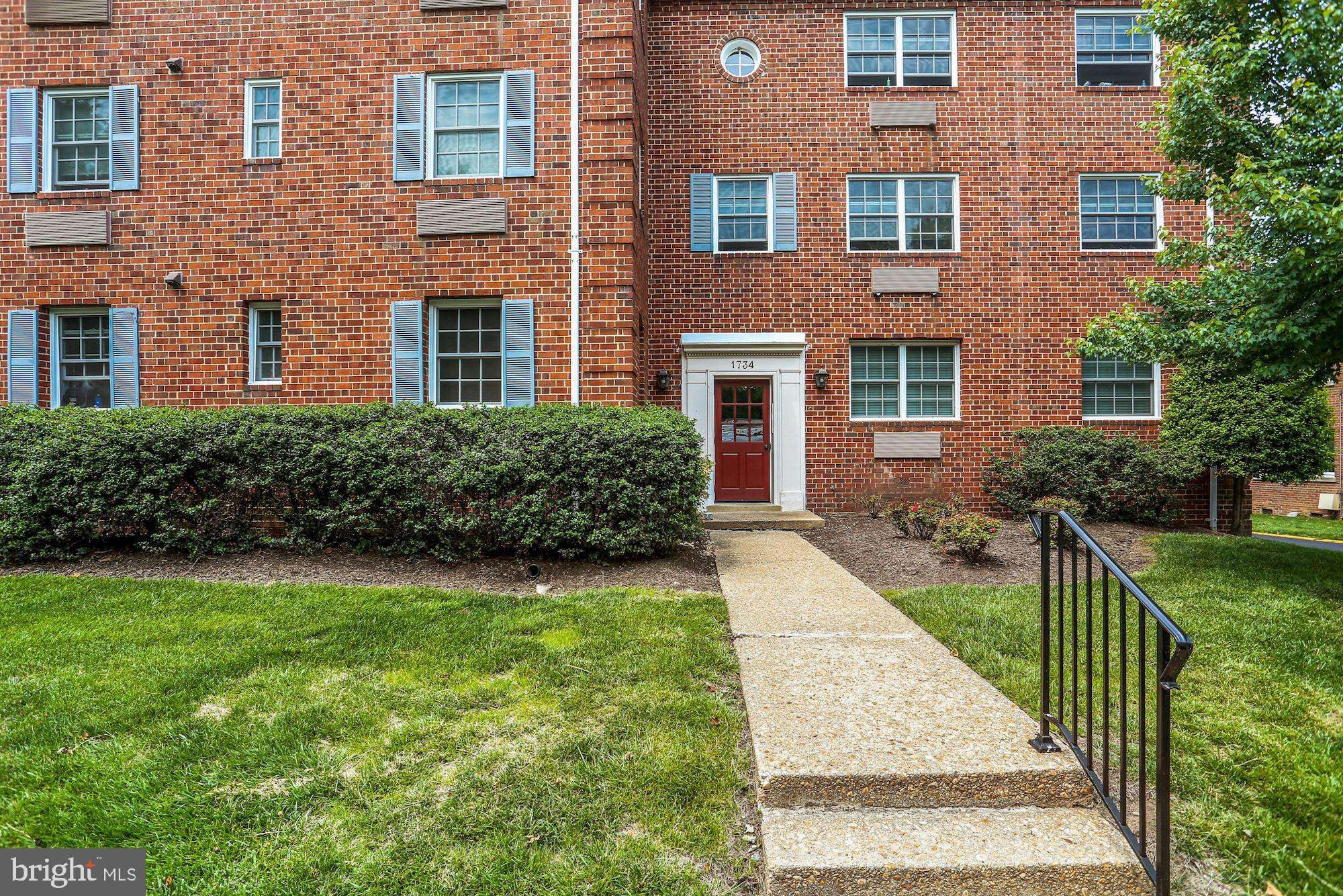 Alexandria, VA 22314,1734 W ABINGDON DR #301