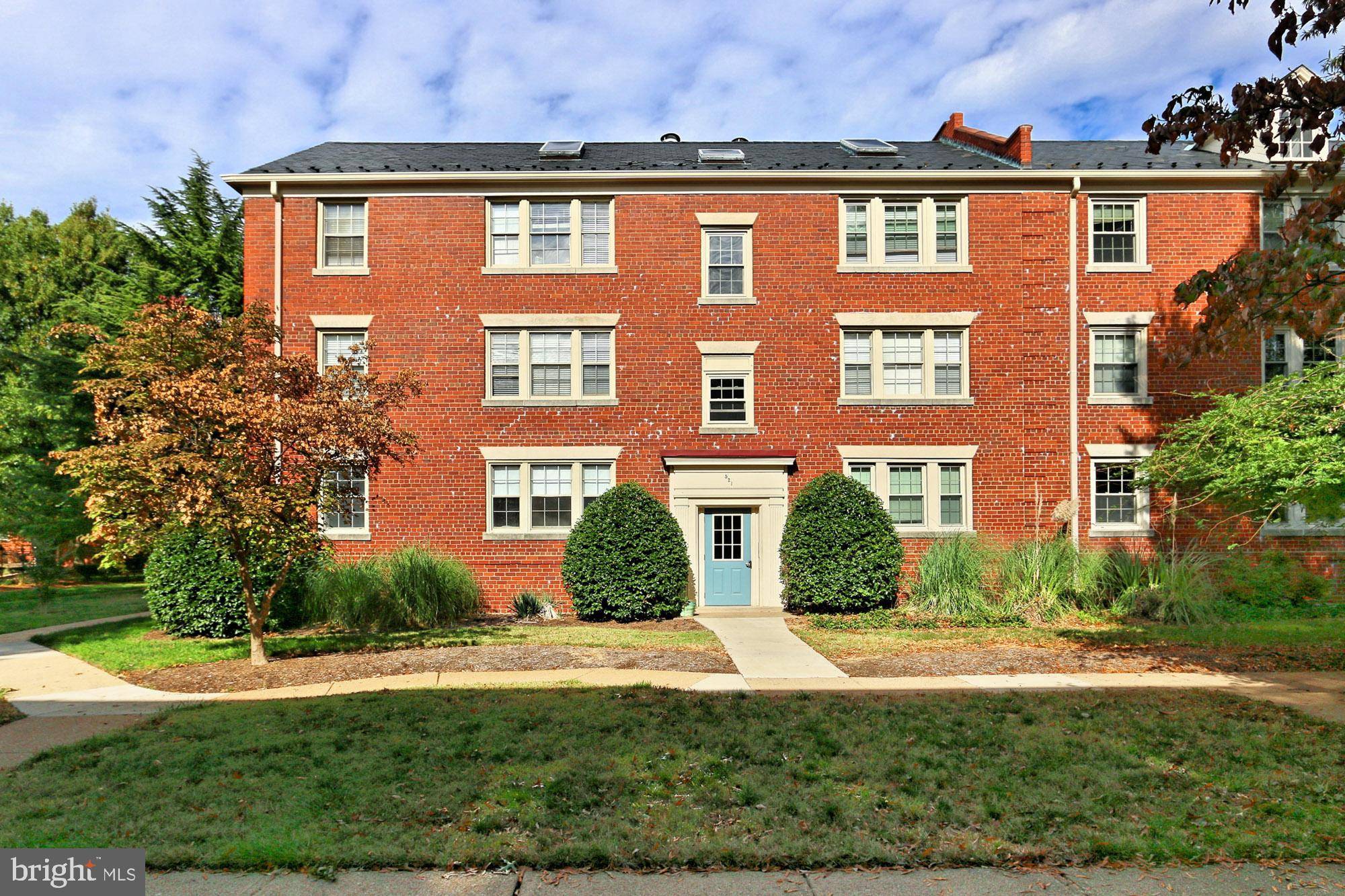 Alexandria, VA 22314,521 BASHFORD LN #1