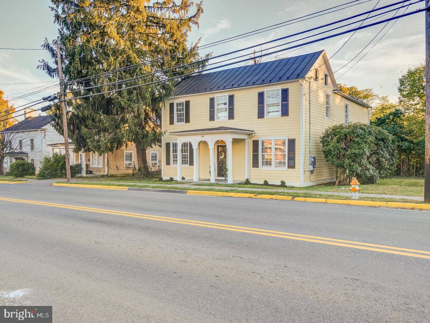 Berryville, VA 22611,209 E MAIN ST